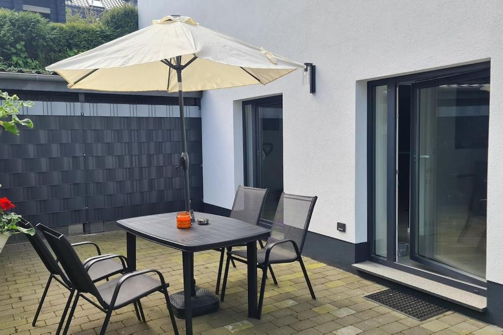 Grosse Moderne Ferienwohnung Auch Als Monteur Unterkunft Nutzbar, In Stolberg - Vicht Zewnętrze zdjęcie