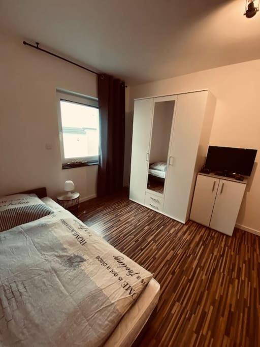 Grosse Moderne Ferienwohnung Auch Als Monteur Unterkunft Nutzbar, In Stolberg - Vicht Zewnętrze zdjęcie