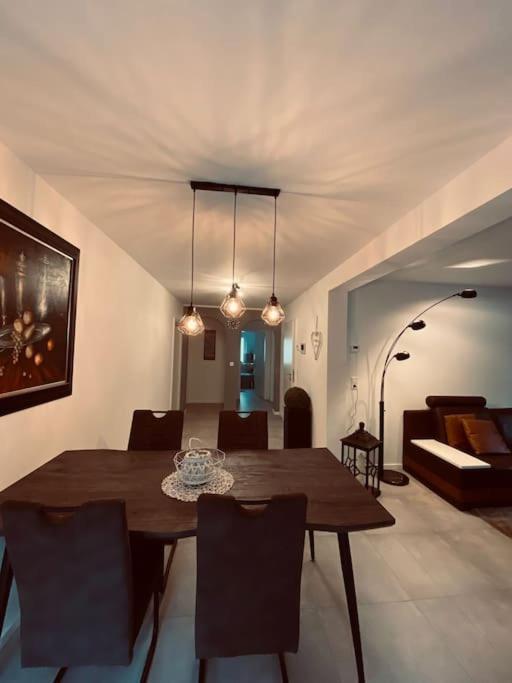 Grosse Moderne Ferienwohnung Auch Als Monteur Unterkunft Nutzbar, In Stolberg - Vicht Zewnętrze zdjęcie